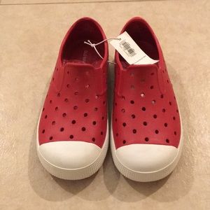 Toddler boys perforated slip-ones